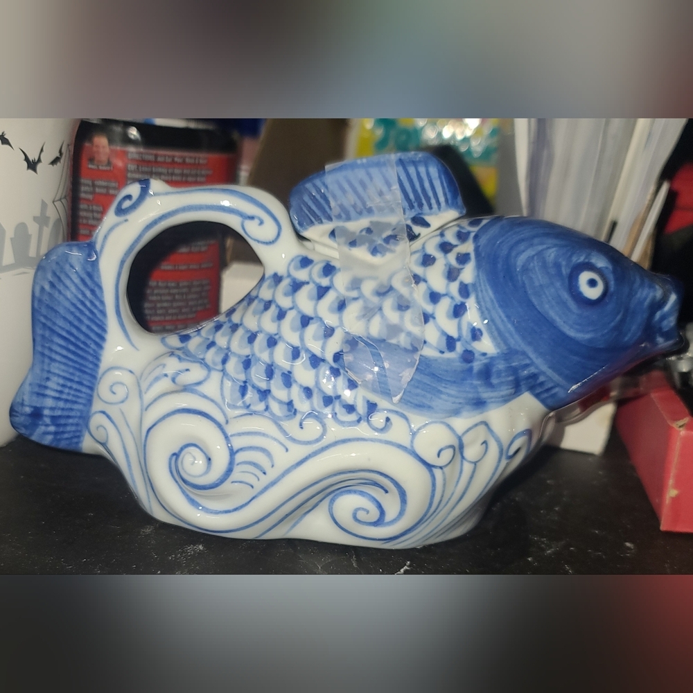 Vintage Chinese Fish Jug/Pot